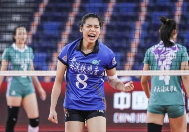 ESPN：奥维马斯案已被提交到国际足联，可能被处以全球禁足根据此前报道，前荷兰球星、前阿贾克斯体育总监奥维马斯因对女同事进行性骚扰，被处以禁止在荷兰足协管辖范围内从事足球工作一年的处罚，此外还包括一年的“有条件”禁足处罚，考察期为两年。